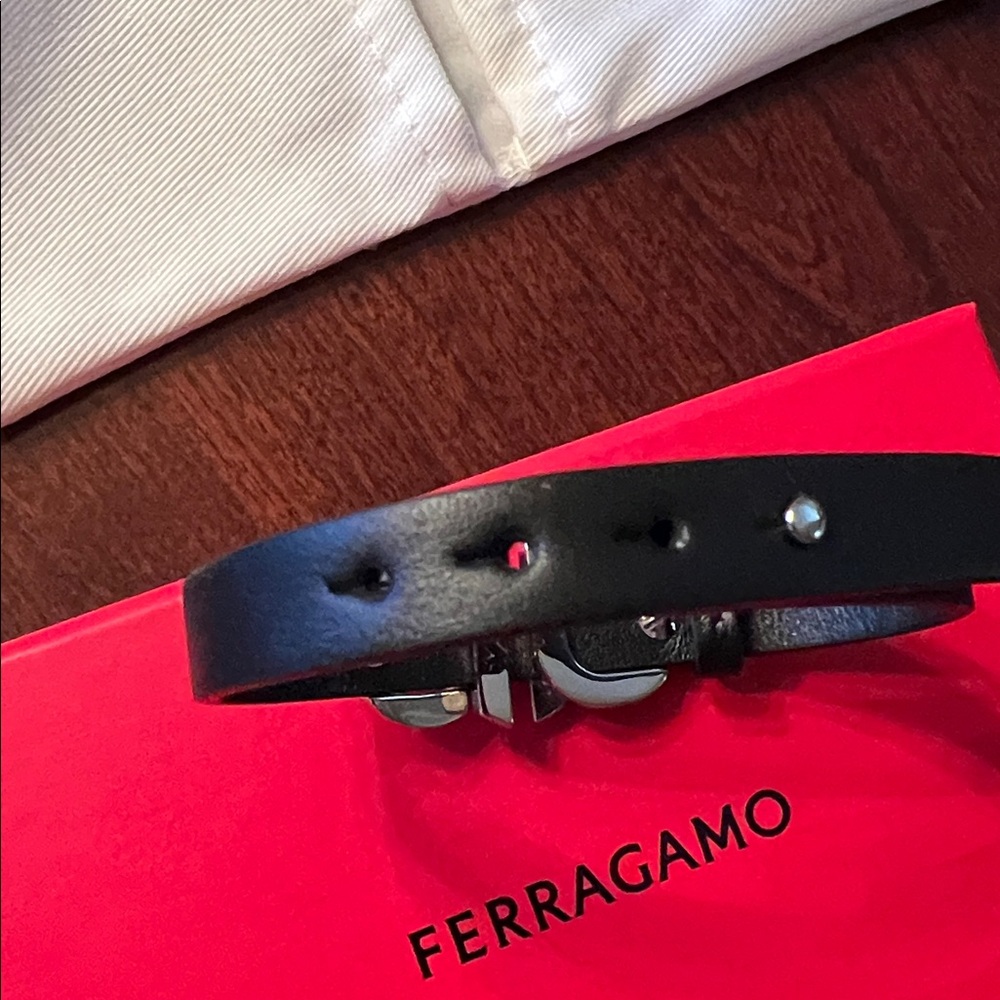 Salvatore Ferragamo Black Leather bracelet with Silver Accents NIB - Picture 12 of 13